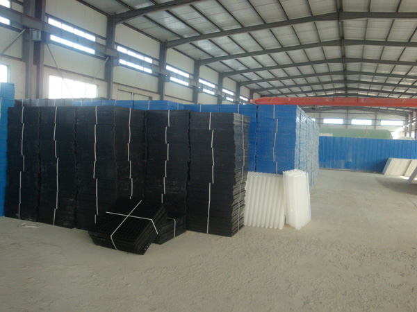 �W������